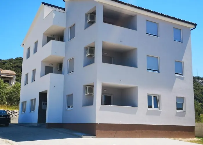 Navis Supetarska Draga